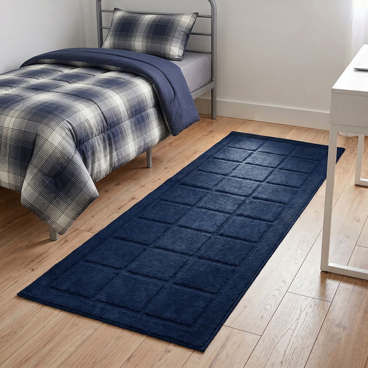 Mainstays Solid High Low Tufted Grid Navy Blue Indoor Runner Rug, 2'6" x 7'