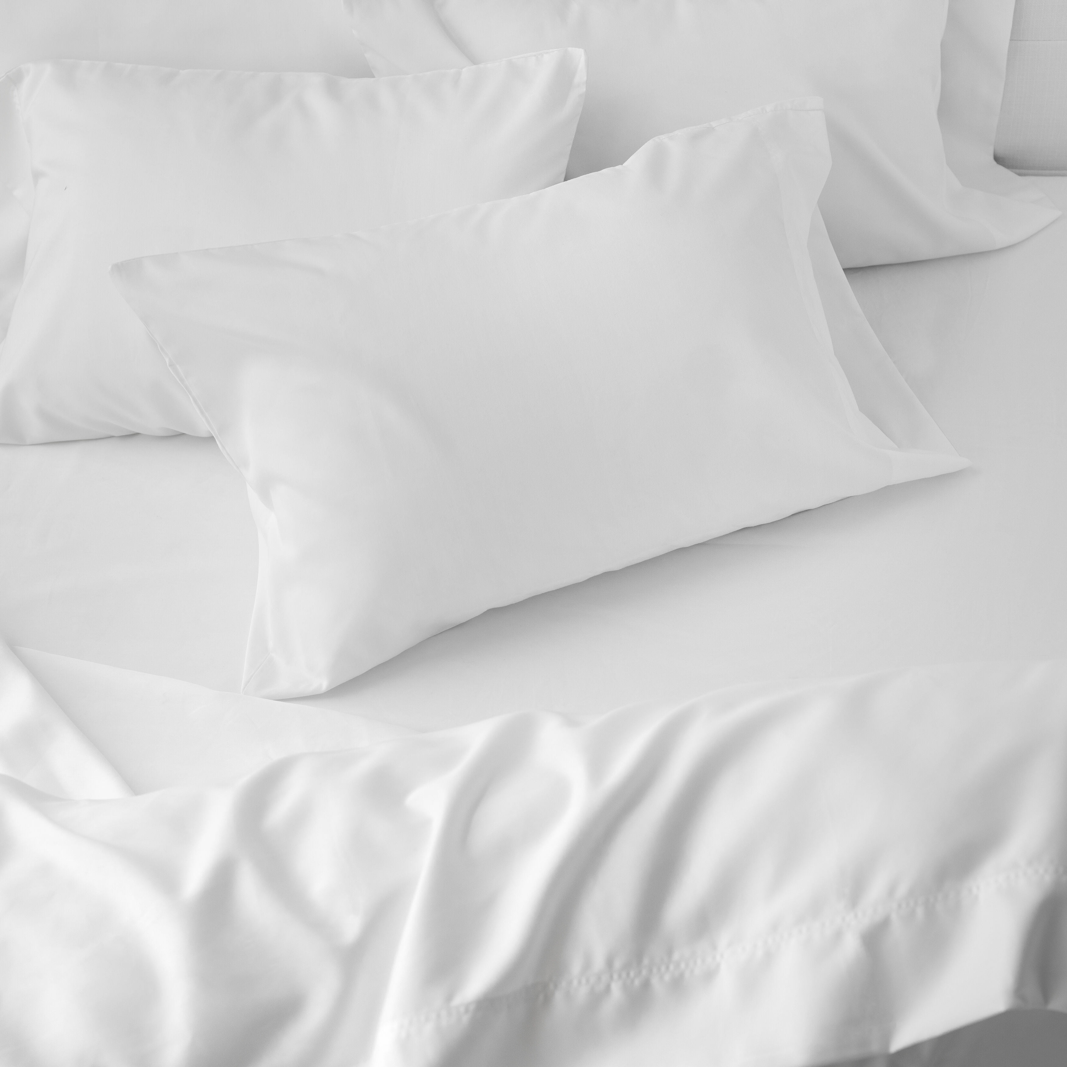 Hotel Style 1200 Thread Count Cotton Rich 6-Piece Sheet Set, Arctic White, Queen
