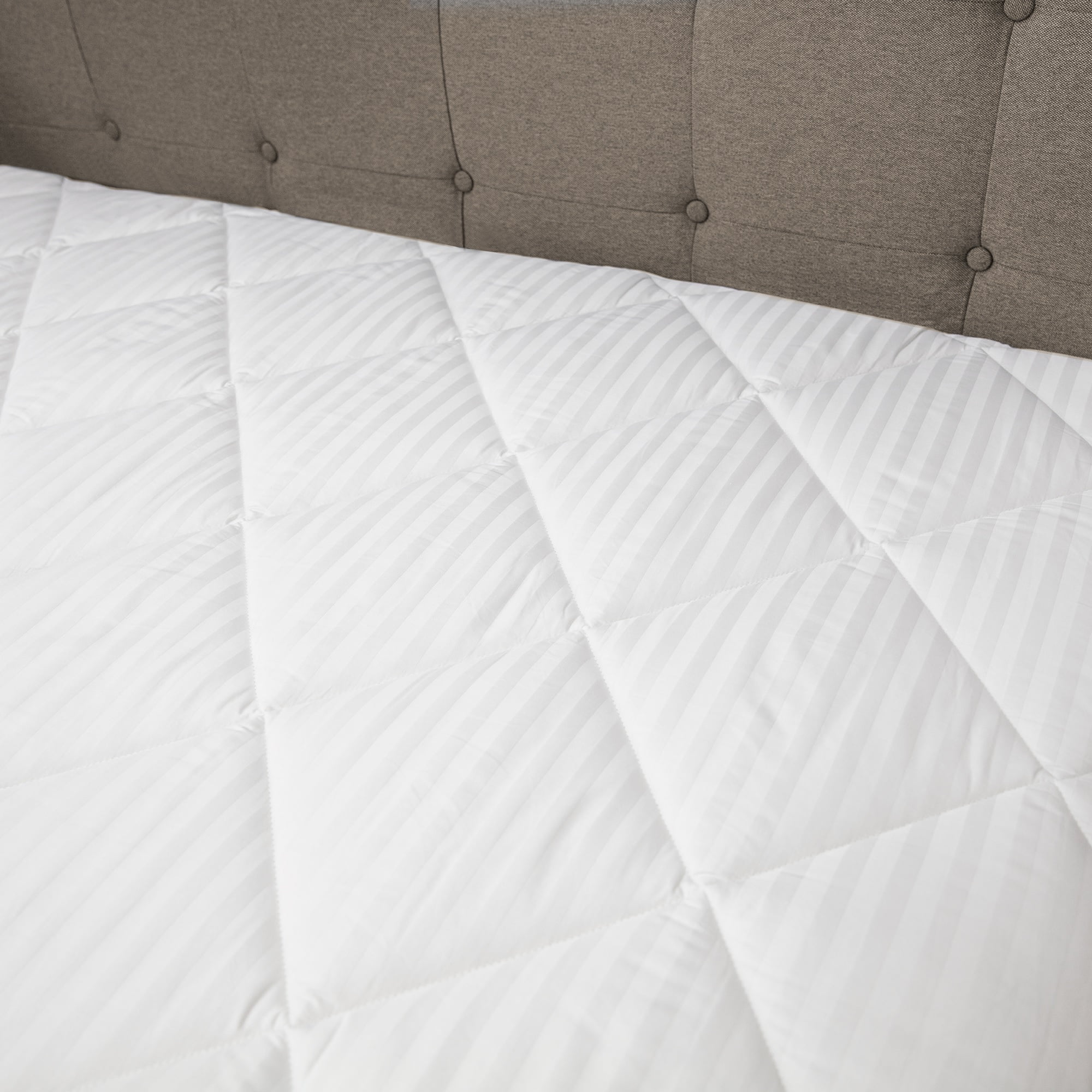 80" King Size White Super Soft Striped Mattress Topper