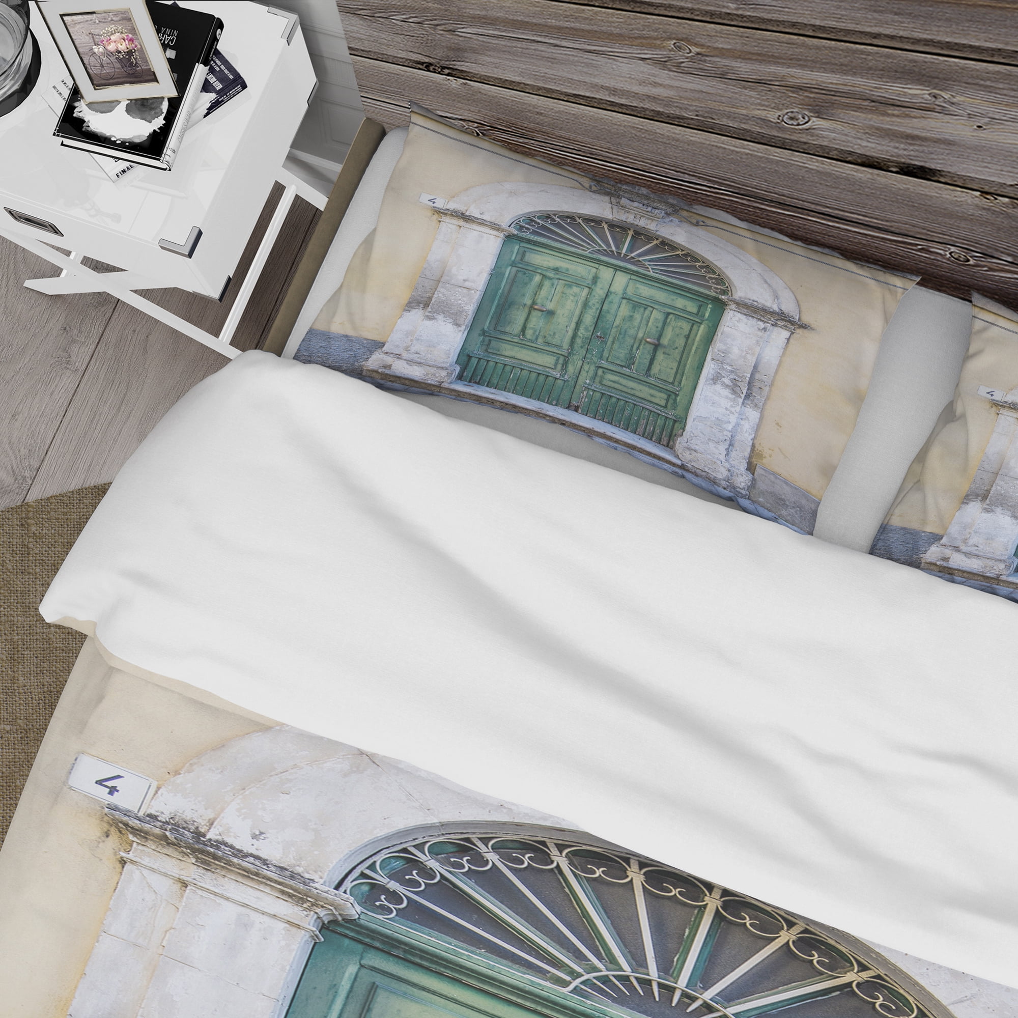 Designart 'Green Door in Sicily' Vintage Duvet Cover Set