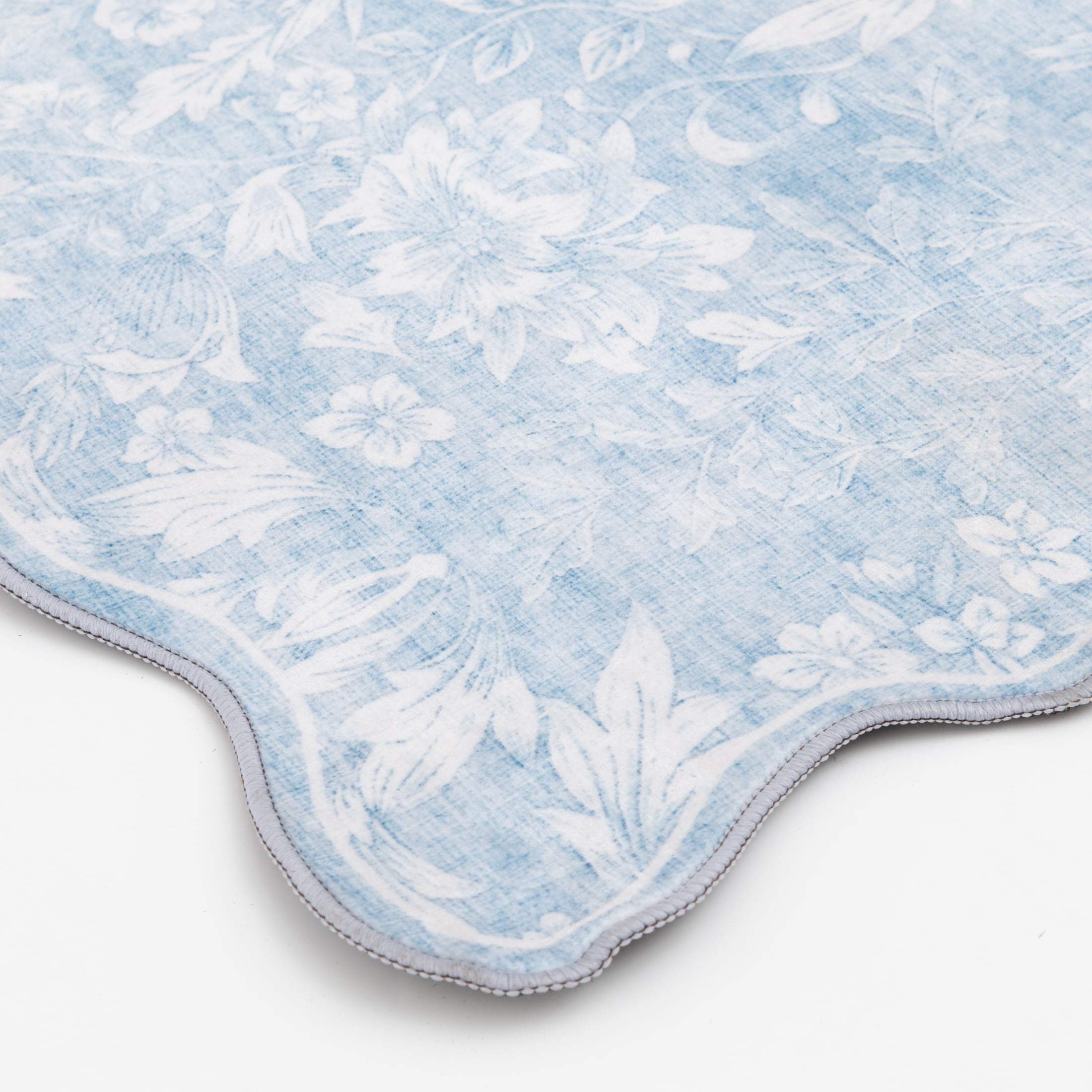 Mainstays Blue Feather Faux Fur Scalloped Indoor Accent Rug, 36"x56"