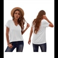 thumbnail image 3 of Camiseta de Corta para Mujer, Cuello en V, Ribete de Encaje Floral, Corte Clásico, Color Liso, Informal, Parte Inferior XL, 3 of 7