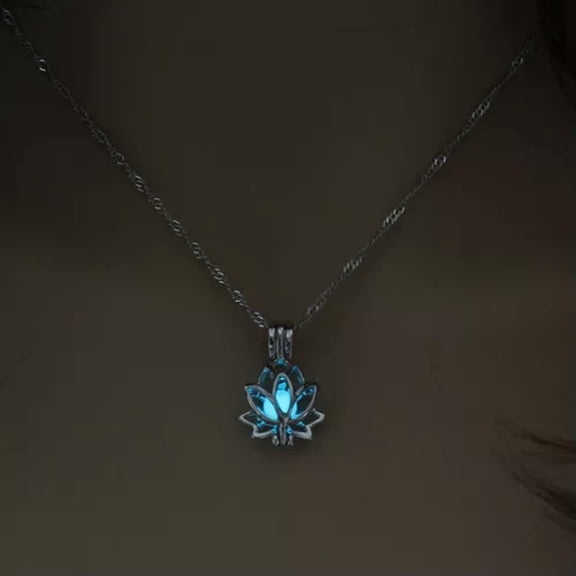 QQTDFG Jewelry Pendant Moon Lotus For Women Necklace In The Dark Glowing Luminous-light blue