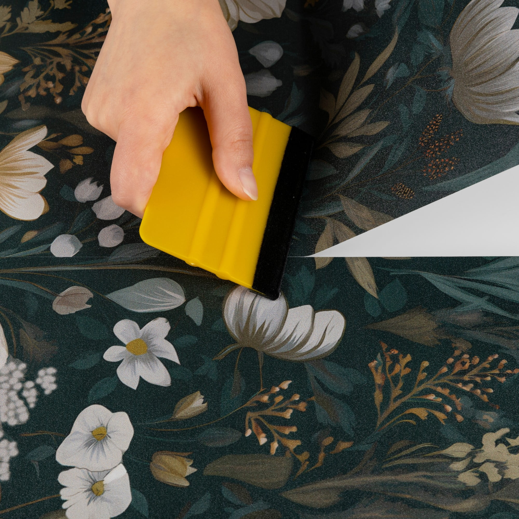 UMIGGEE Floral Wallpaper Peel and Stick Floral Wallpaper 17.3-in x 118-in Self Adhesive Flower Wall Paper Contact Paper Home Decor Wall Covering Old Furniture Renovation
