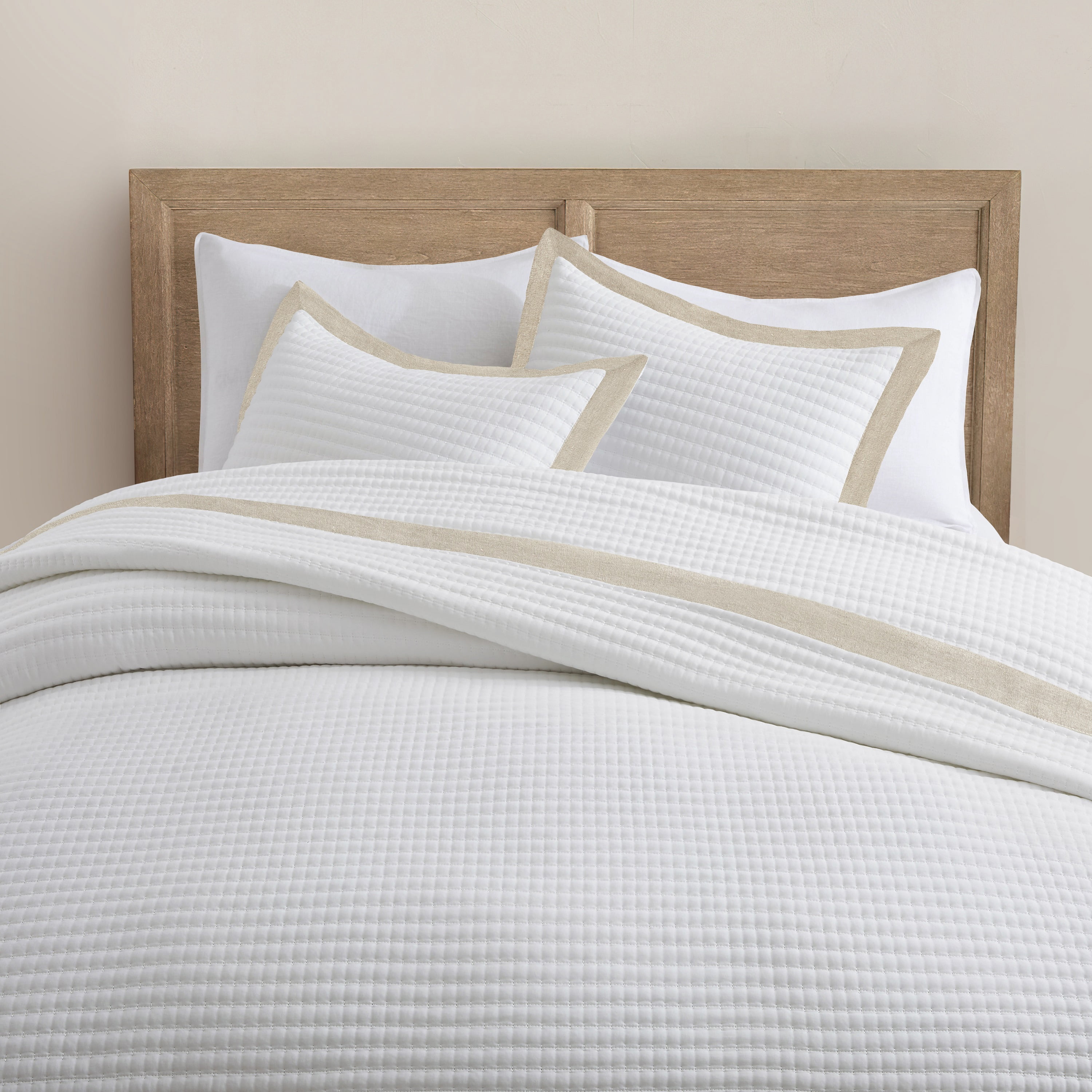 Bed Quilt Set White King - Farmhouse Soft Striped Stitch Bedding Bedspread Coverlet Summer Lightweight Bed Sets 1 Quilt with 2 Pillow Shams for Home All Season (King, White with Linen Border)