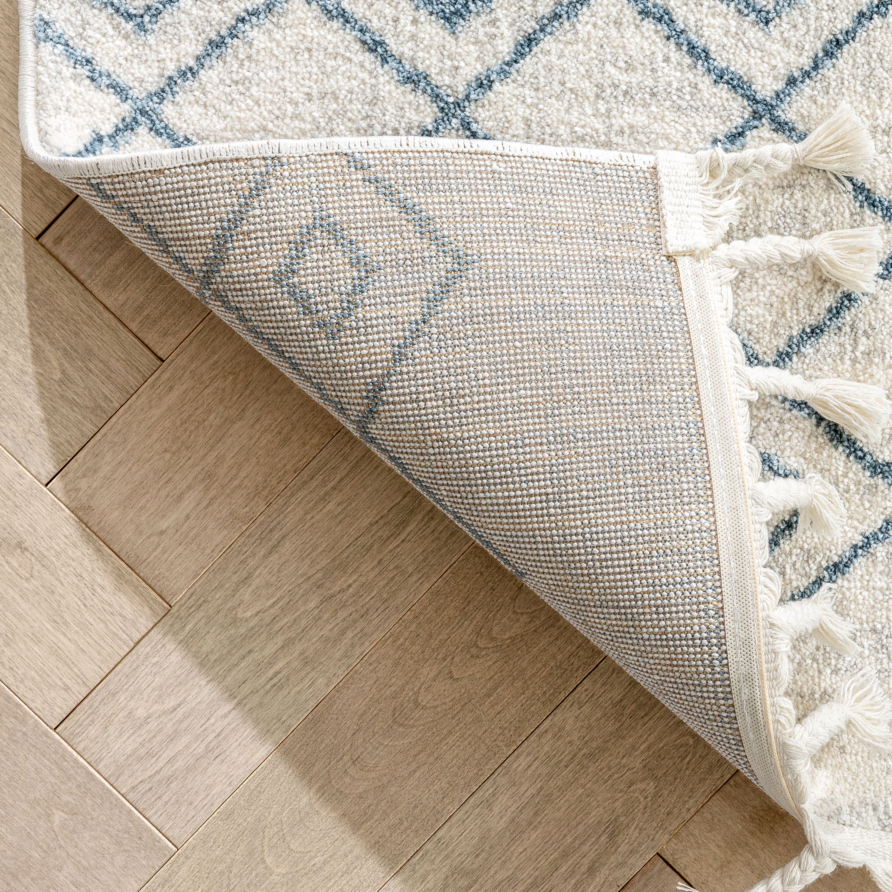 Well Woven Serenity Transistora Tribal Geometric Pattern Light Blue Ivory 5'3" x 7'3" Area Rug