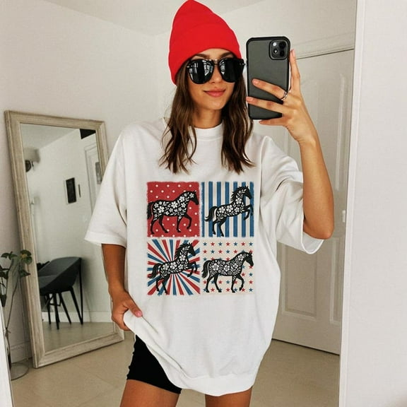 Patriotic Horse T-shirt, 4th of July Floral, Western Style, Vintage USA, Country Girl, Trending 2025, Retro Rodeo Shirt