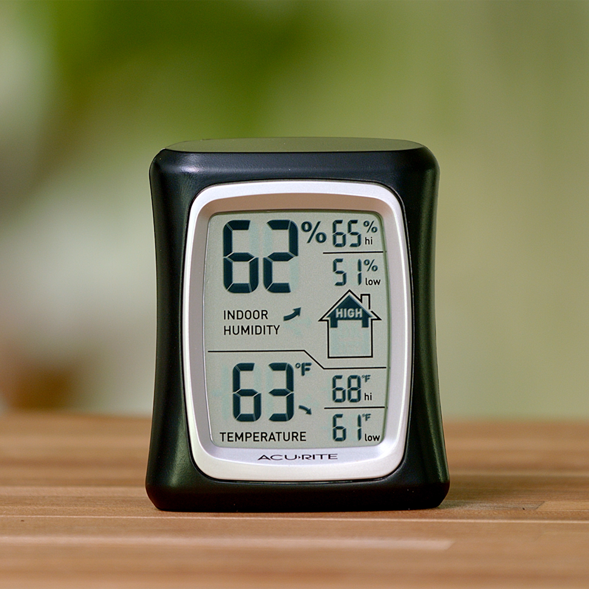 AcuRite Indoor Digital Thermometer & Hygrometer photo 5