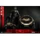 thumbnail image 2 of Hot Toys Escala 1:6 The Batman (2022): Batman and Bat-Signal, 2 of 10
