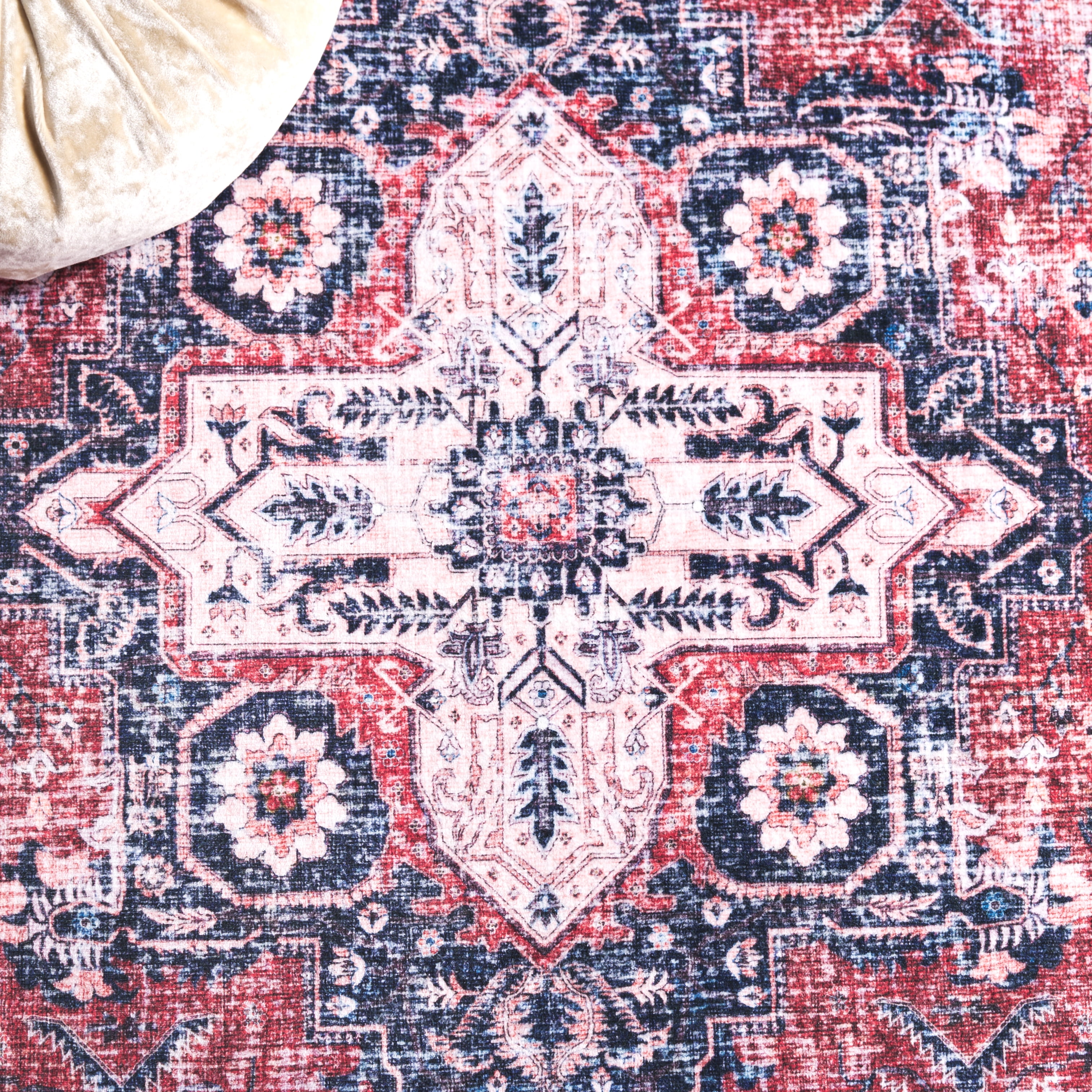 Safavieh Arizona Orlando Oriental Machine Washable Runner Rug, Red/Navy, 2'6" x 8'