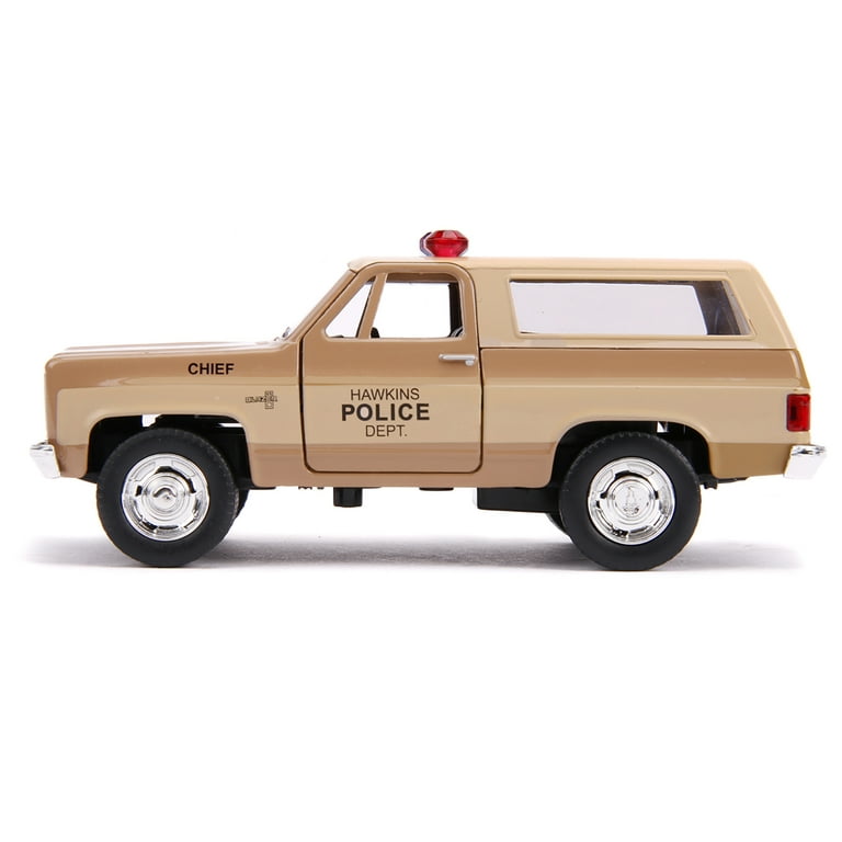 STRANGER THINGS HOPPER'S CHEVY BLAZER 新品 Stranger Things Hopper's 1985 Chevy Blazer 1/25 Revell