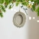 thumbnail image 1 of Marco de fotos navideño de resina | Decoración navideña de cedro nevado | Adorno personalizado DIY para árbol y hogar | Color dorado champán | 8 x 8 cm, 1 of 7