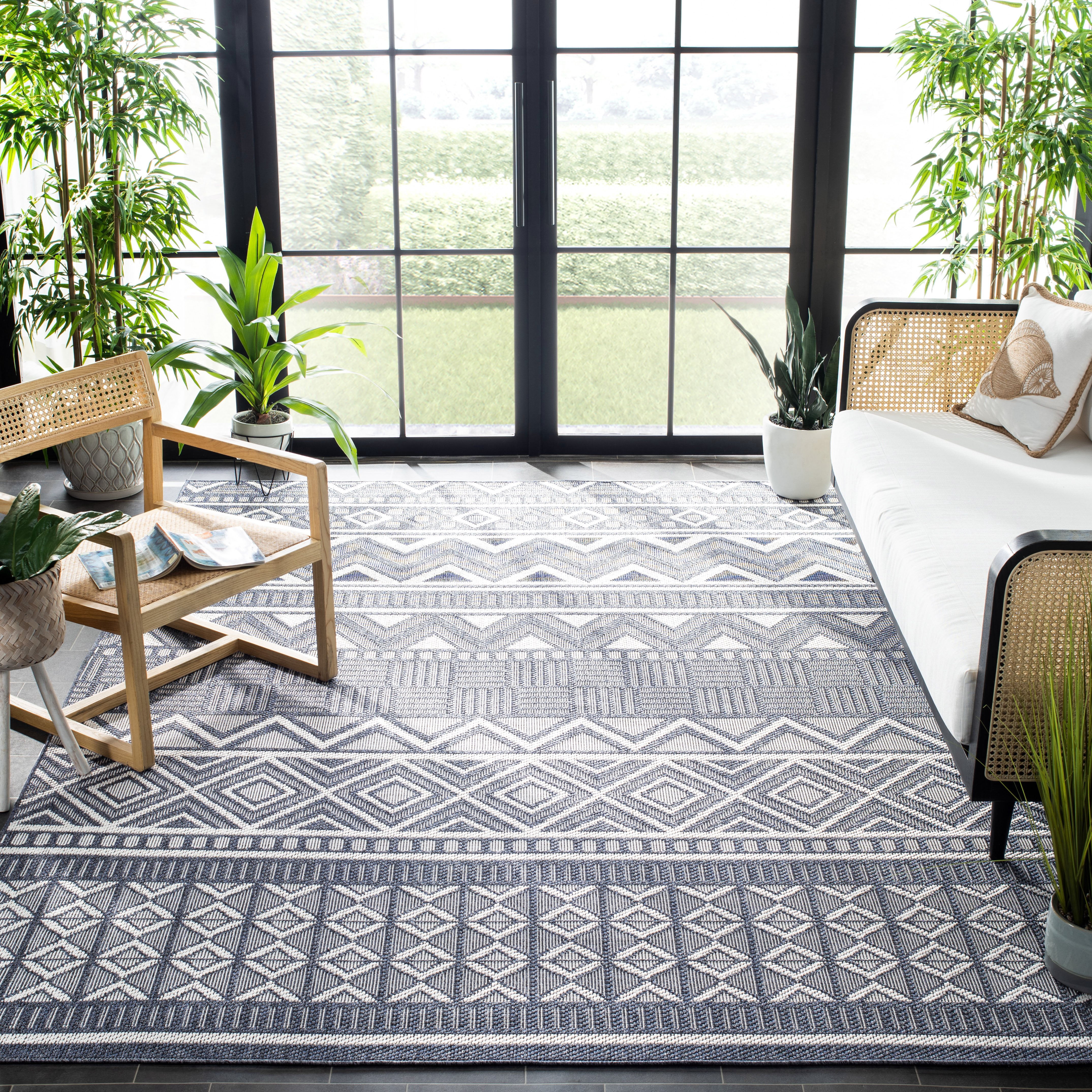 SAFAVIEH Machine Washable Rug Indoor/Outdoor Bermuda Collection - Bermuda Jacinth Geometric Machine Washable Indoor/Outdoor Area Rug, Navy/Cream, 8' x 10'