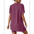 thumbnail image 1 of Conjunto de Dos Piezas de Corta para Mujer, con Camiseta Extragrande y Pantalones Cortos Estilo Biker, Color Vino Tinto, Talla S, 1 of 7