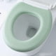 thumbnail image 5 of Etiqueta engomada de la almohadilla de la cubierta del asiento del inodoro, almohadilla suave del cojín del asiento del inodoro Universal con diseño autoadhesivo para el baño, 5 of 6