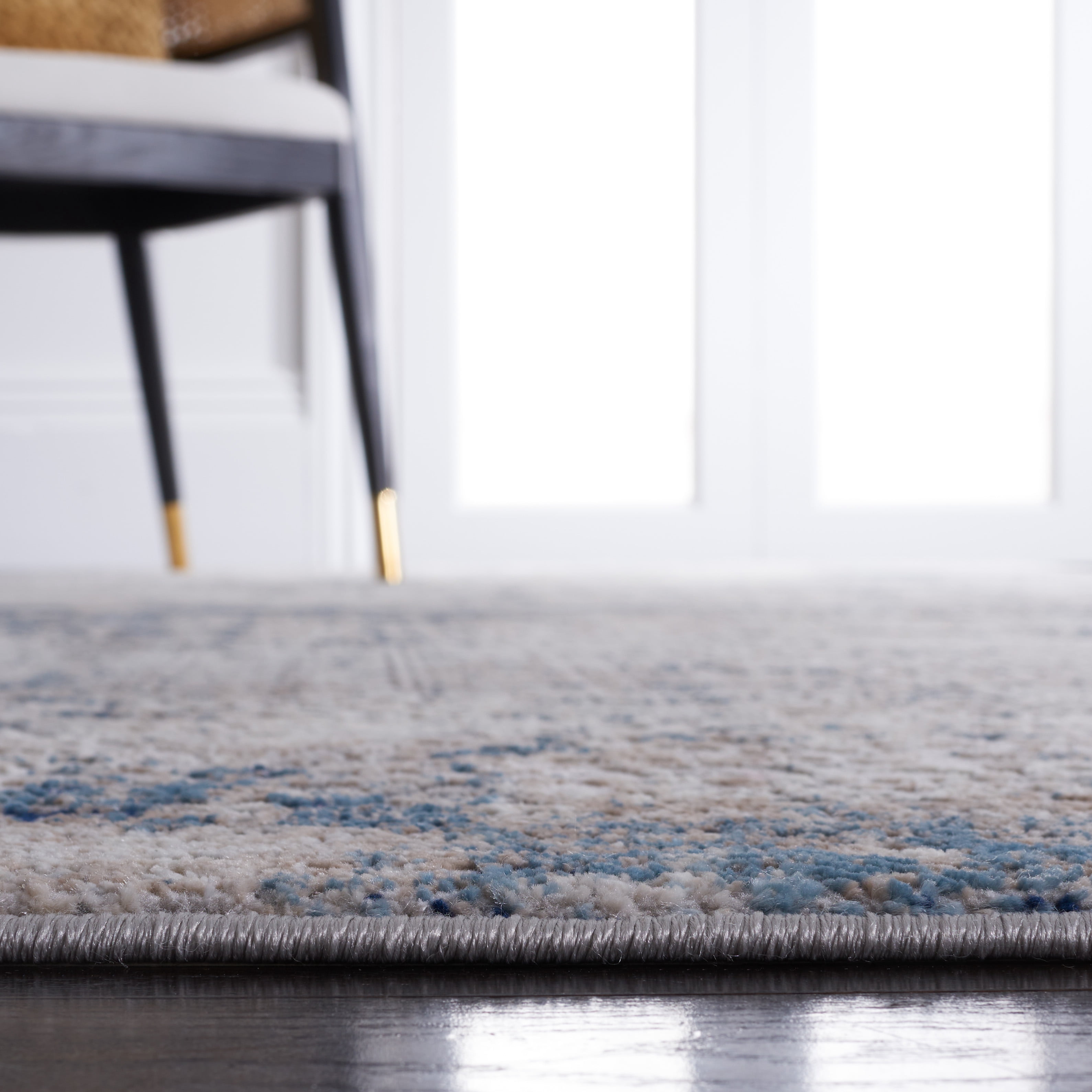Safavieh Vogue Wendell Abstract Area Rug, Beige/Blue, 6'7" x 6'7" Round