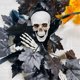 thumbnail image 4 of Coronas de Halloween para puerta de entrada Corona de Halloween de calavera con murciélagos de luz negra y hojas de arce Hola como se muestra, como se muestra, 4 of 5