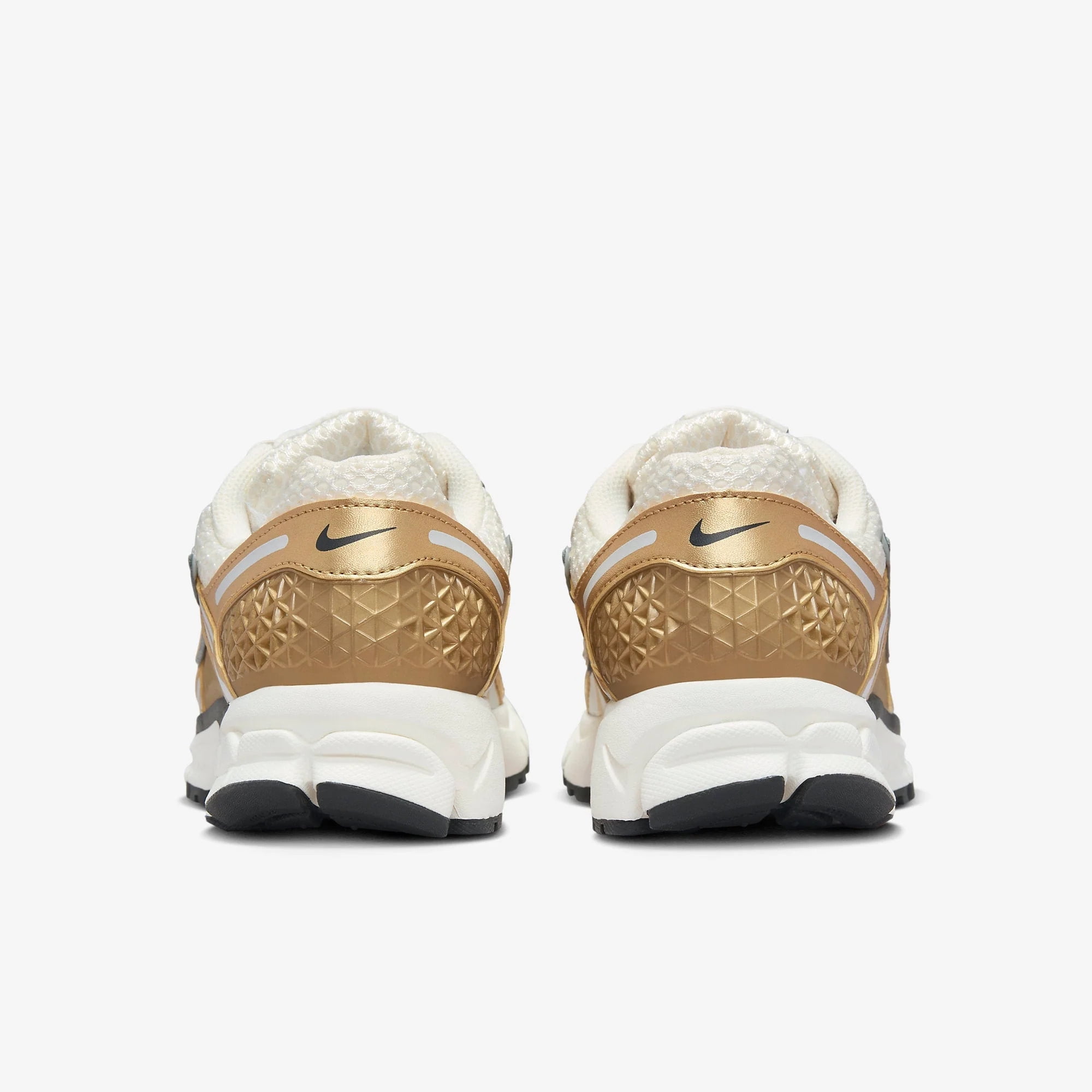 Women's Nike Zoom Vomero 5 Photon Dust/Metallic Gold (HF7723 001) - 7