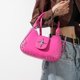 thumbnail image 2 of Bolso de mano con remaches de PU para mujer, bolso cruzado sólido con asa superior, bolso de hombro (rosa rojo), 2 of 5