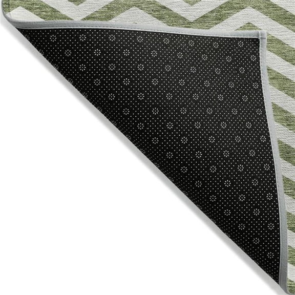 HomeRoots 595308 5 x 8 ft. Green & Ivory Chevron Washable Indoor & Outdoor Rectangle Area Rug