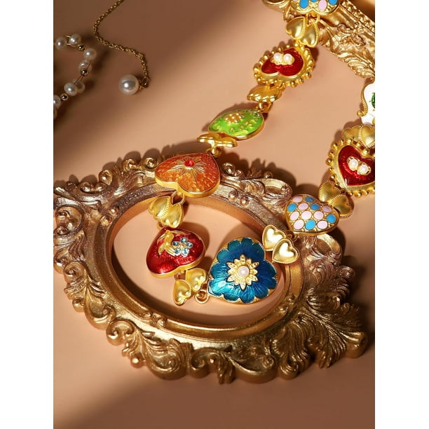 Chunky costume necklace hotsell