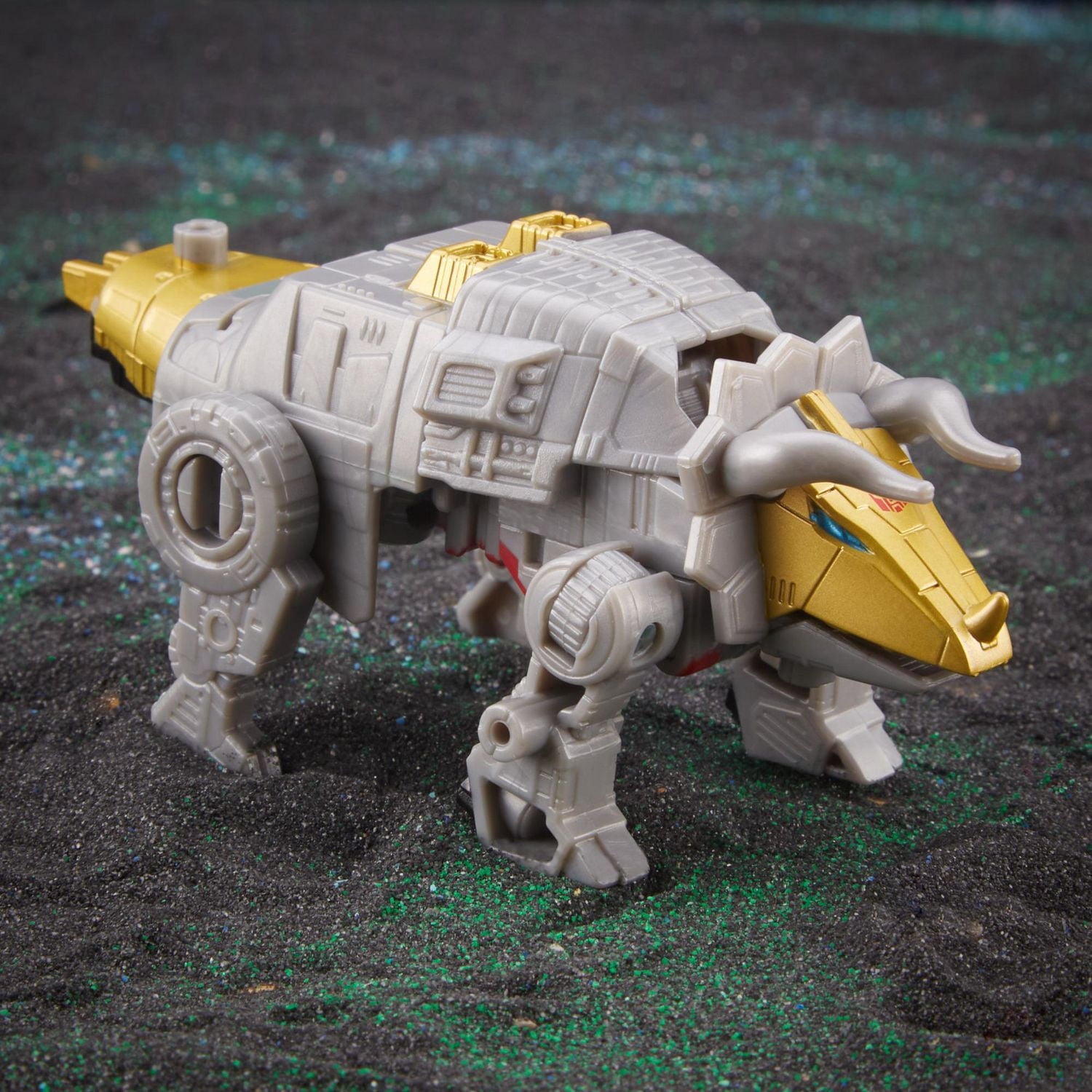Transformers Legacy Evolution, figurine Dinobot Slug à conversion de 8,5 cm, classe Origine, pour filles et garçons, à partir de 8 ans