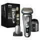 thumbnail image 1 of Maquinilla de afeitar eléctrica Braun Series 9 Pro 9487 cc Wet & Dry para hombre, 1 of 9