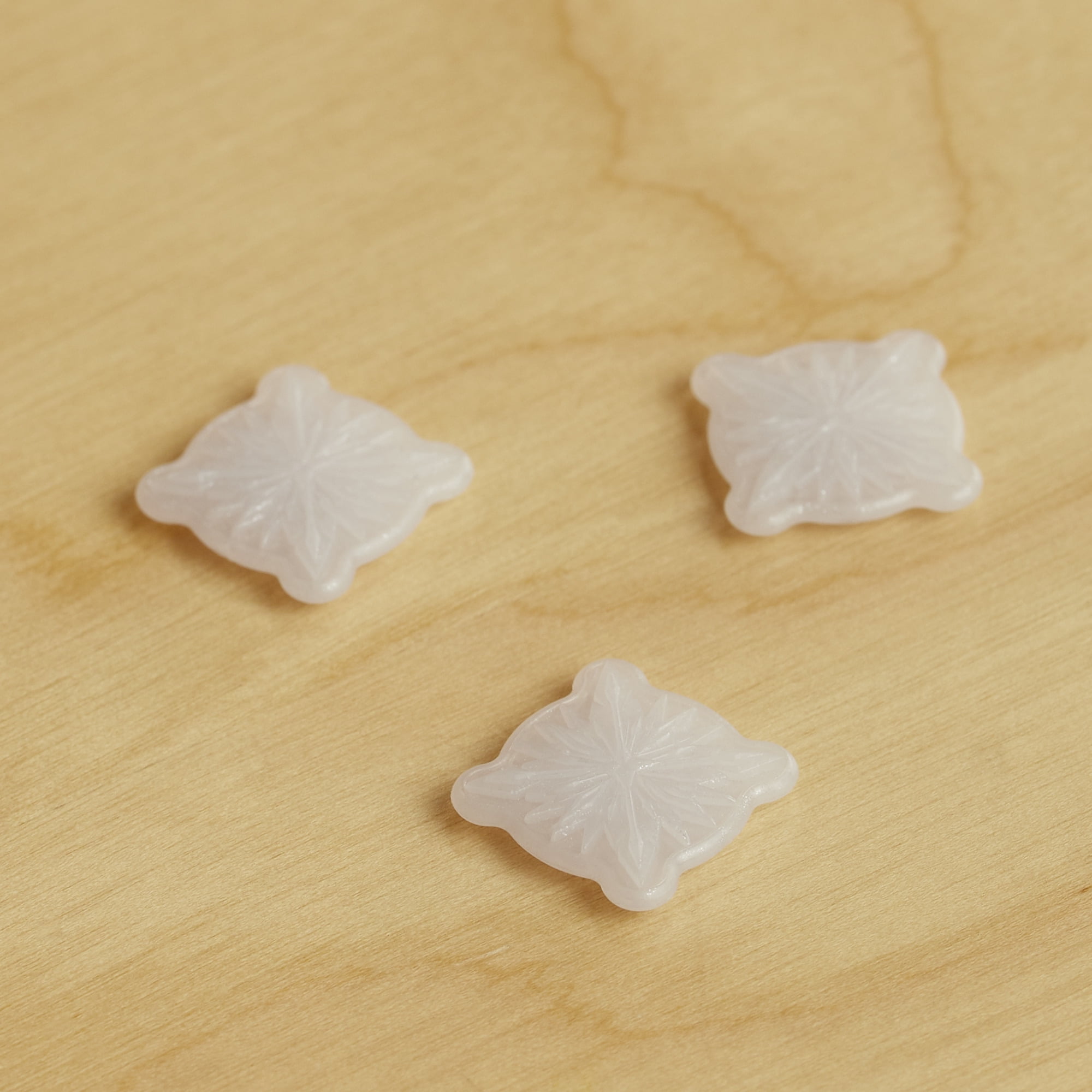 snowy snack salamander toy