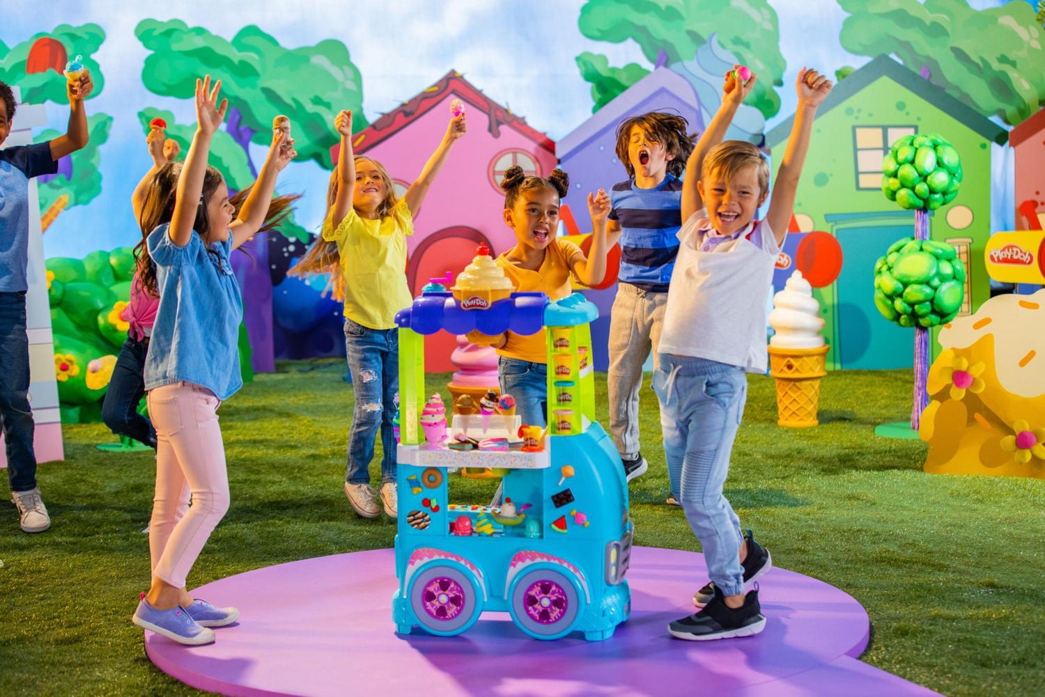 Play-Doh Kitchen Creations Ultimate Ice Cream Truck Playset with 27 Accessories, 12 Cans, Realistic Sounds