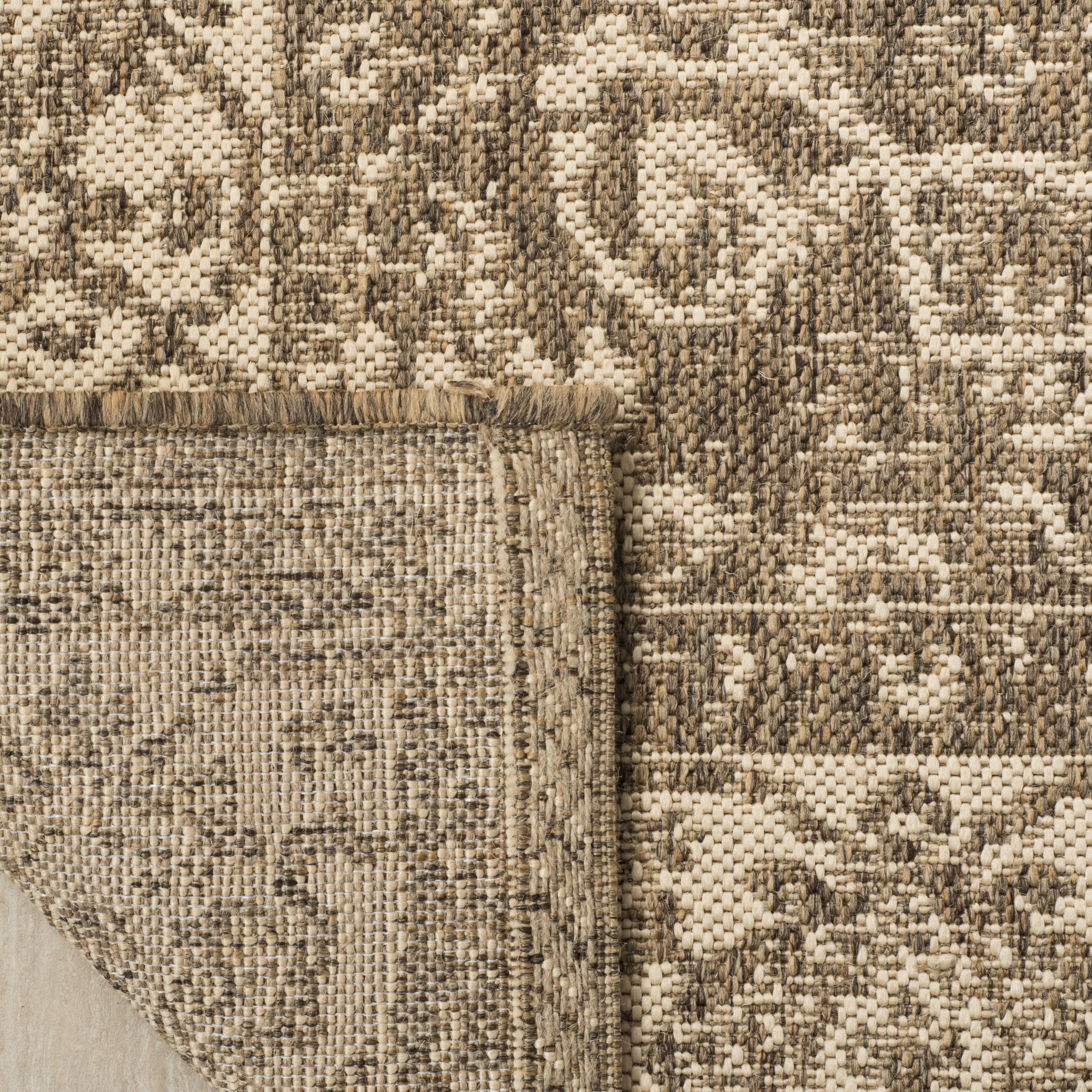 SAFAVIEH Linden Andreas Medallion Indoor/Outdoor Area Rug, Cream/Beige, 8' x 8' Round