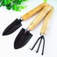 thumbnail image 3 of Juego de herramientas de jardinería esencial, regalo de 3 piezas para mujeres y hombres, kit de jardinería premium para los amantes de la jardinería, 3 of 5