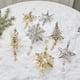 thumbnail image 2 of Adornos de decoración para árbol de Navidad en 3D, colgantes de metal con forma de copo de nieve y carámbanos, de cristal transparente, para árbol, fiesta de invierno y año nuevo, 2 of 5