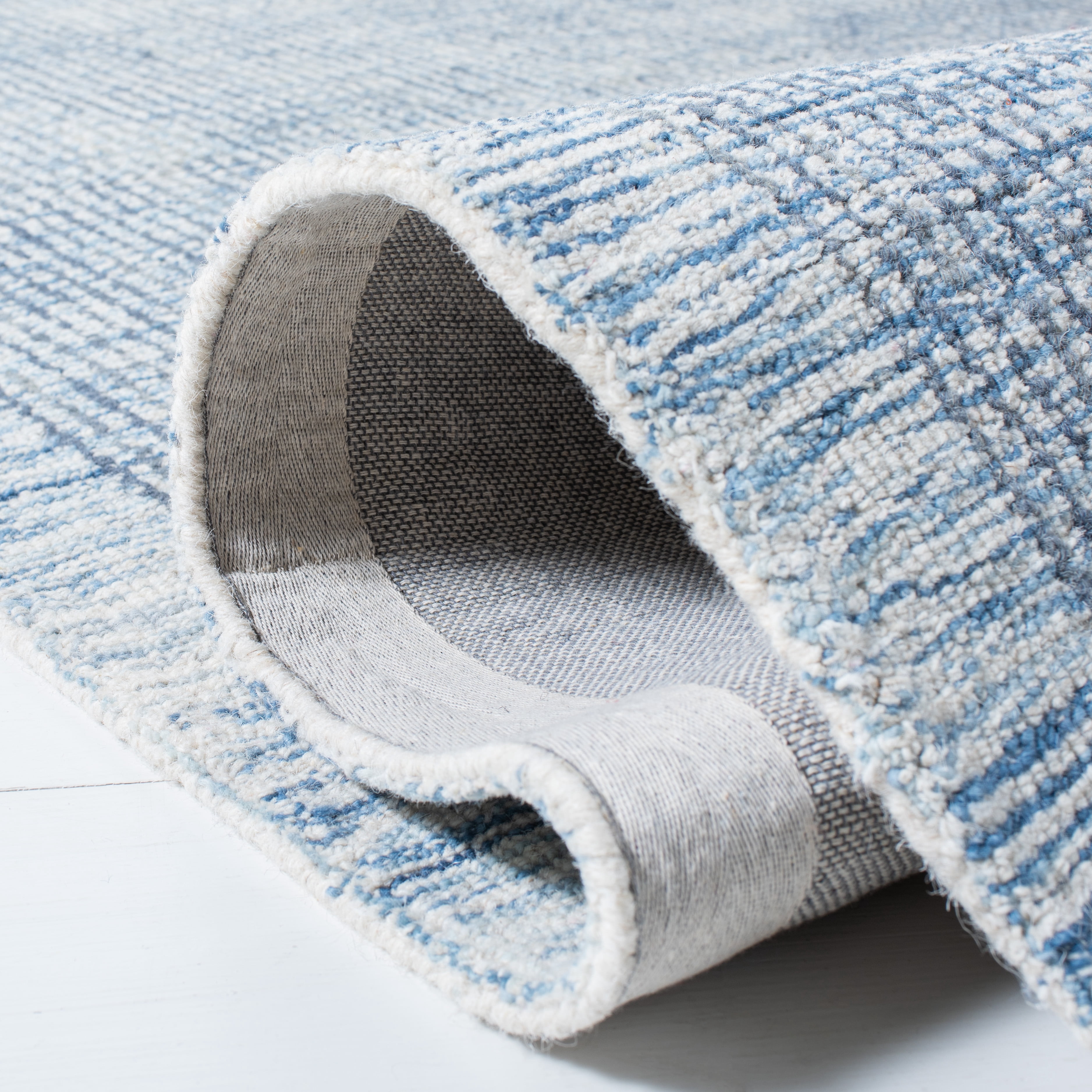 SAFAVIEH Metro Matilda Striped Area Rug, Ivory/Blue, 6' x 6' Round
