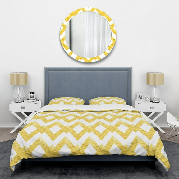 Designart 'Gold glittering lines pattern' Mid-Century Modern Duvet Cover Set