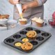 thumbnail image 3 of Juego de 2 moldes para muffins Sincero de silicona antiadherentes para 24 muffins negro, 3 of 5