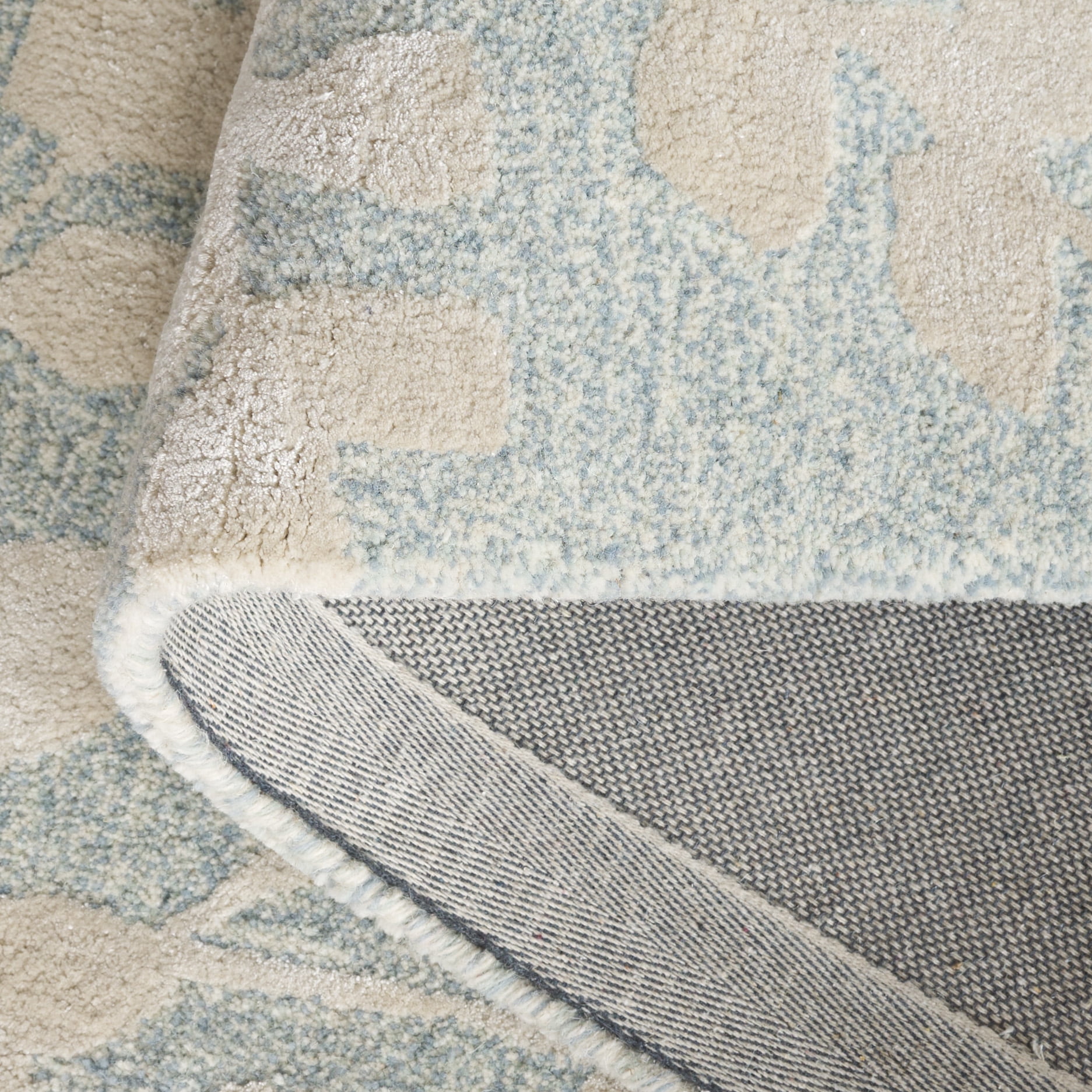 SAFAVIEH Glamour Skyler Floral Area Rug, Blue/Beige, 6' x 6' Square