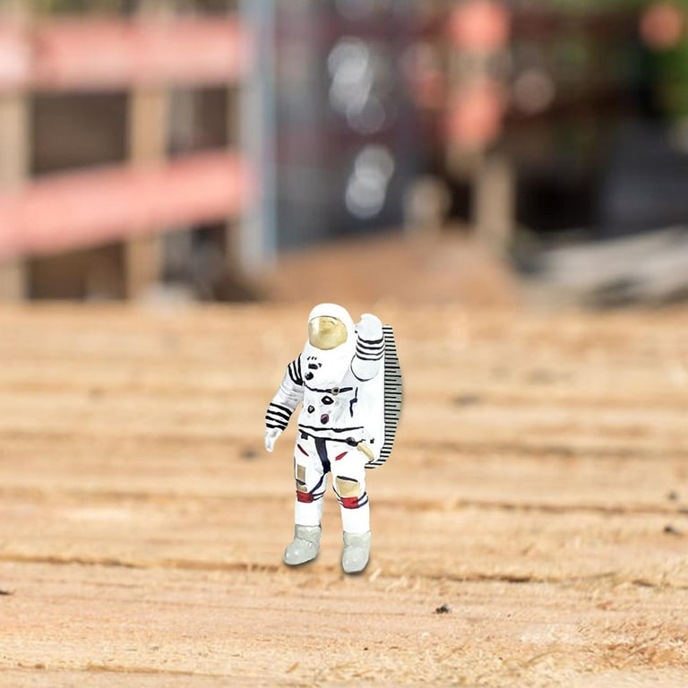 Almencla 1/64 Scale Astronaut Figurines Miniature Astronaut Action