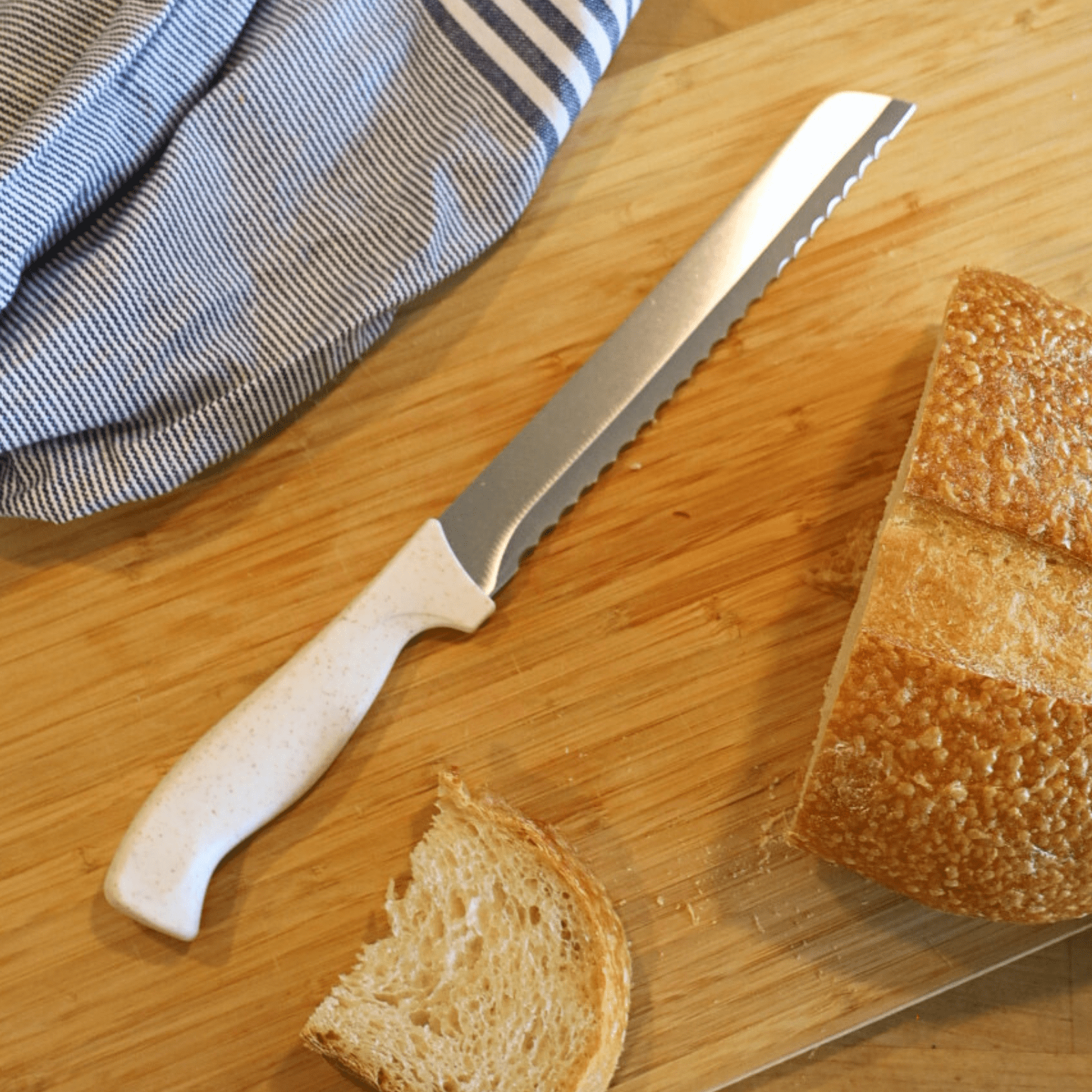 Beille 7.75 Inch Serrated Bread Knife with Stainless Steel Blade and Wheat Fiber Handle, Kitchen Essentials