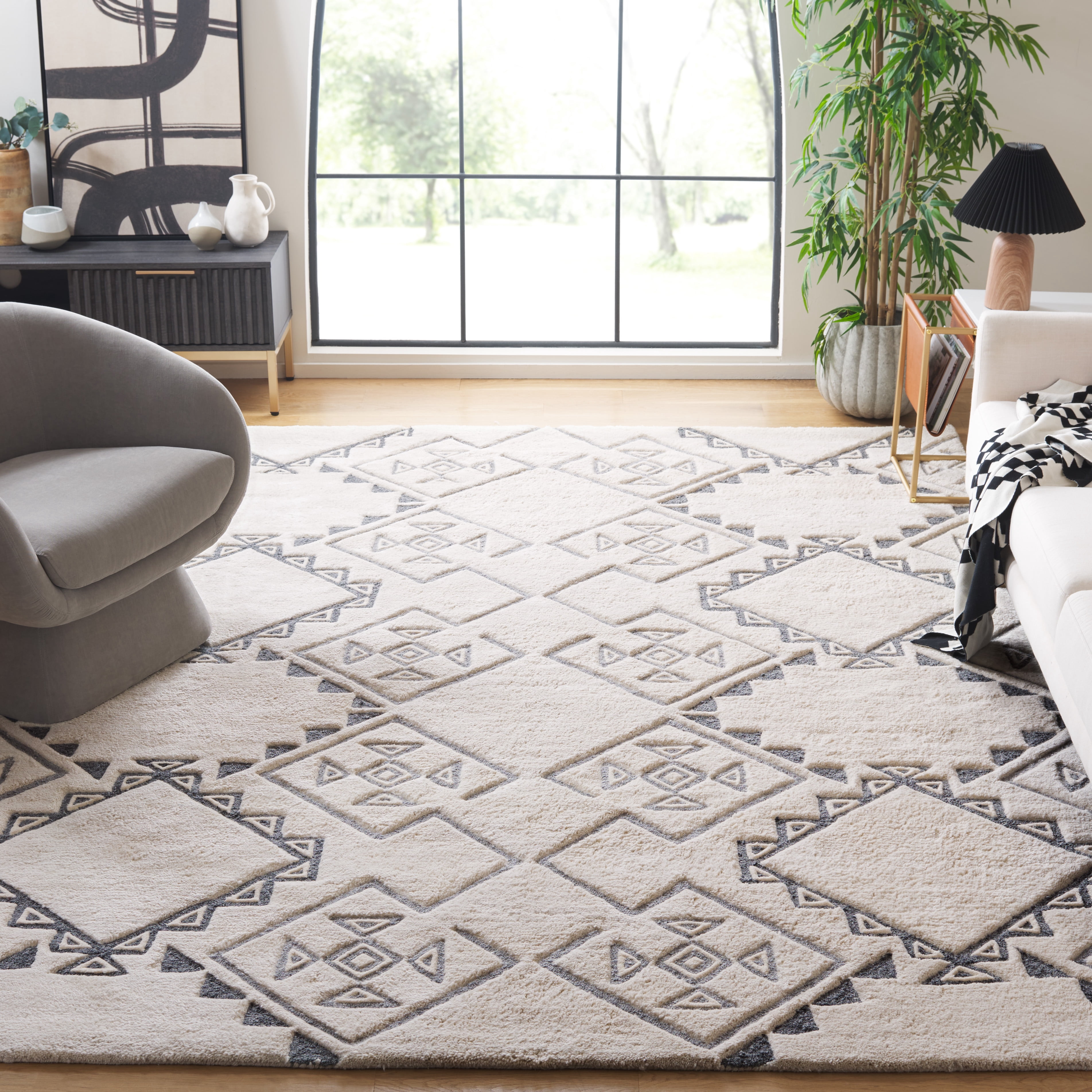SAFAVIEH Casablanca Jerrie Aztec Shag Area Rug, Ivory/Grey, 9' x 12'