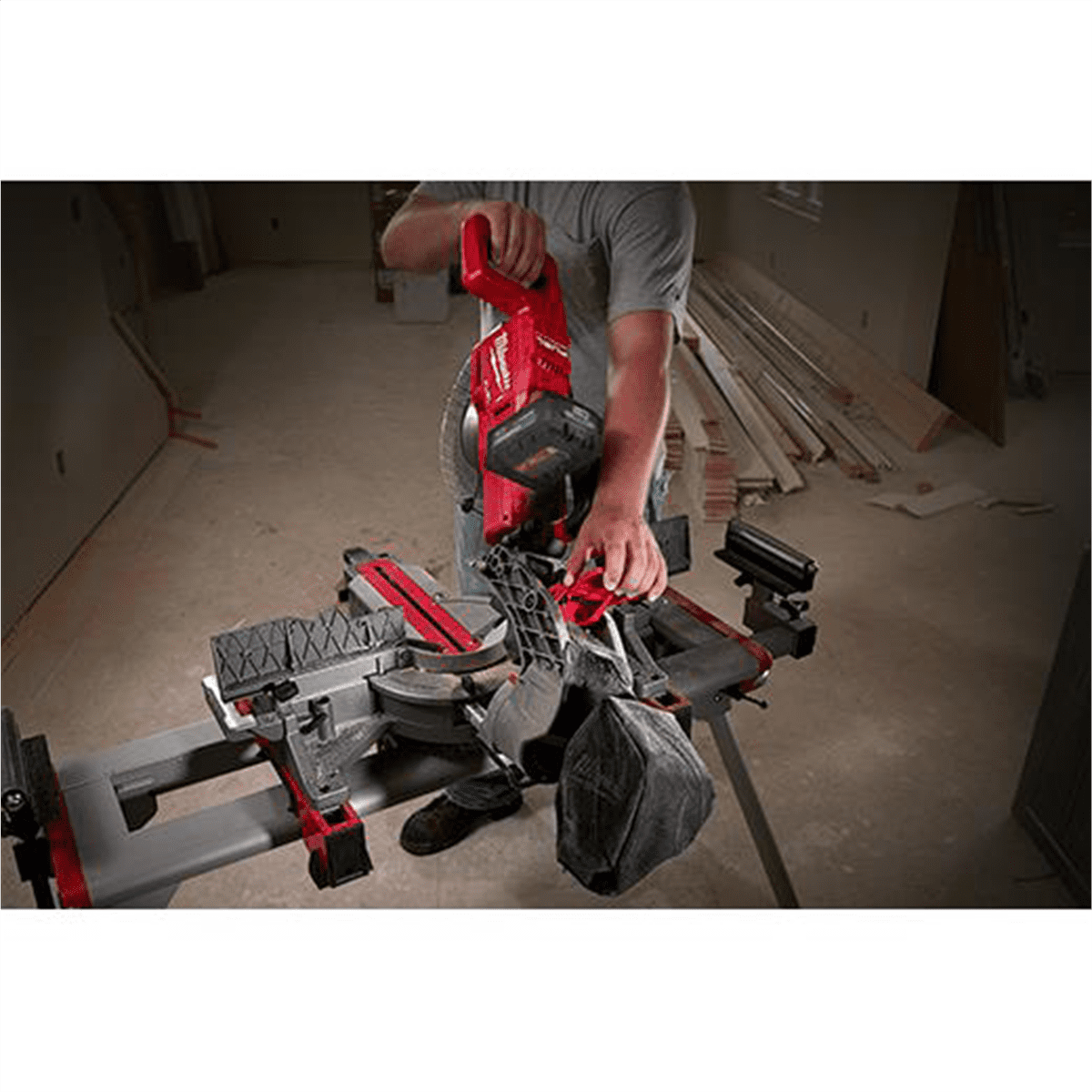 Milwaukee Tool M18 FUEL 10" Dual Bevel Sliding Compound Miter Saw