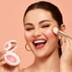 thumbnail image 5 of Colorete en polvo Rare Beauty de Selena Gomez Soft Pinch Happy, 5 of 9