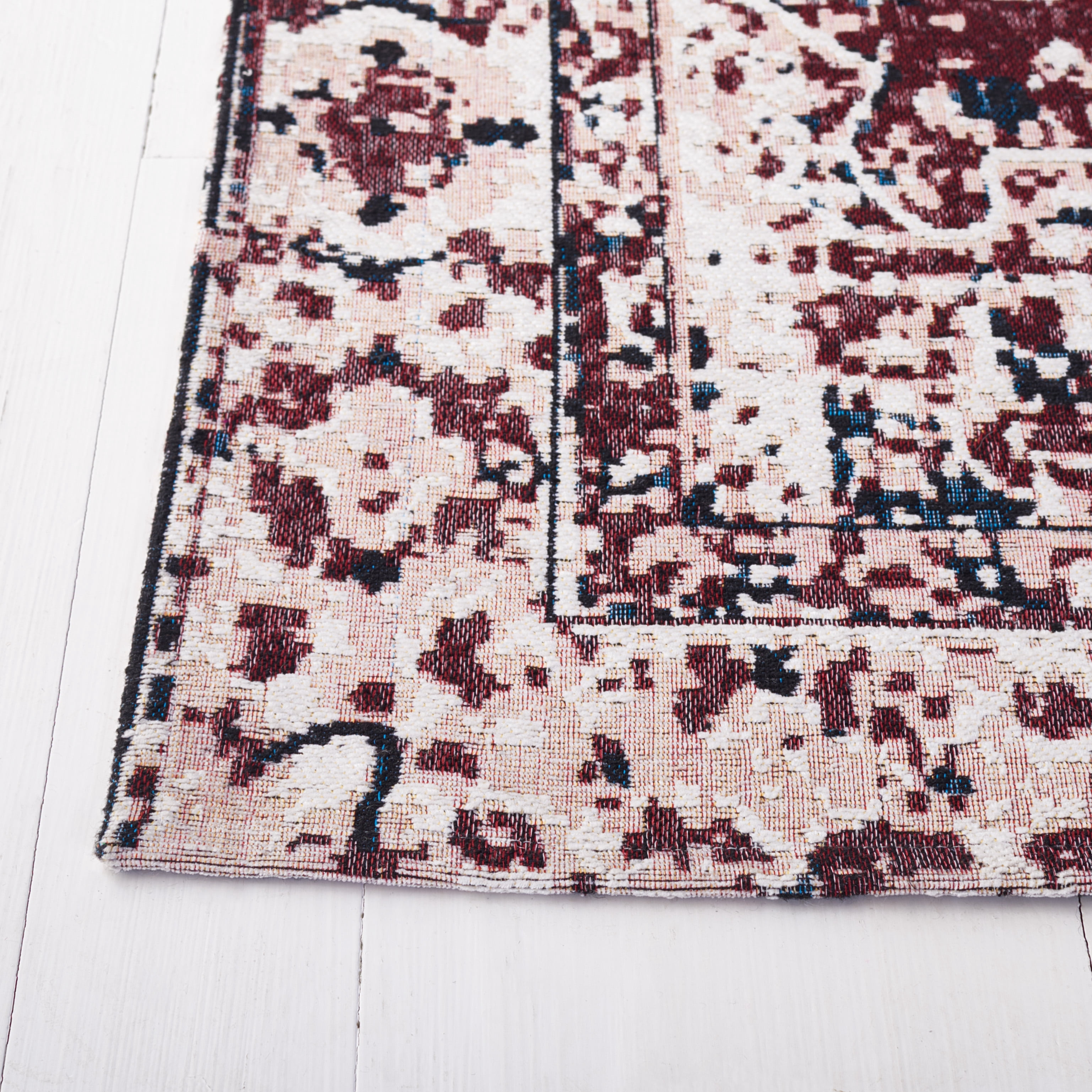 Safavieh Easy Care Salim Oriental Machine Washable Area Rug, Red/Navy, 2' x 3'4"