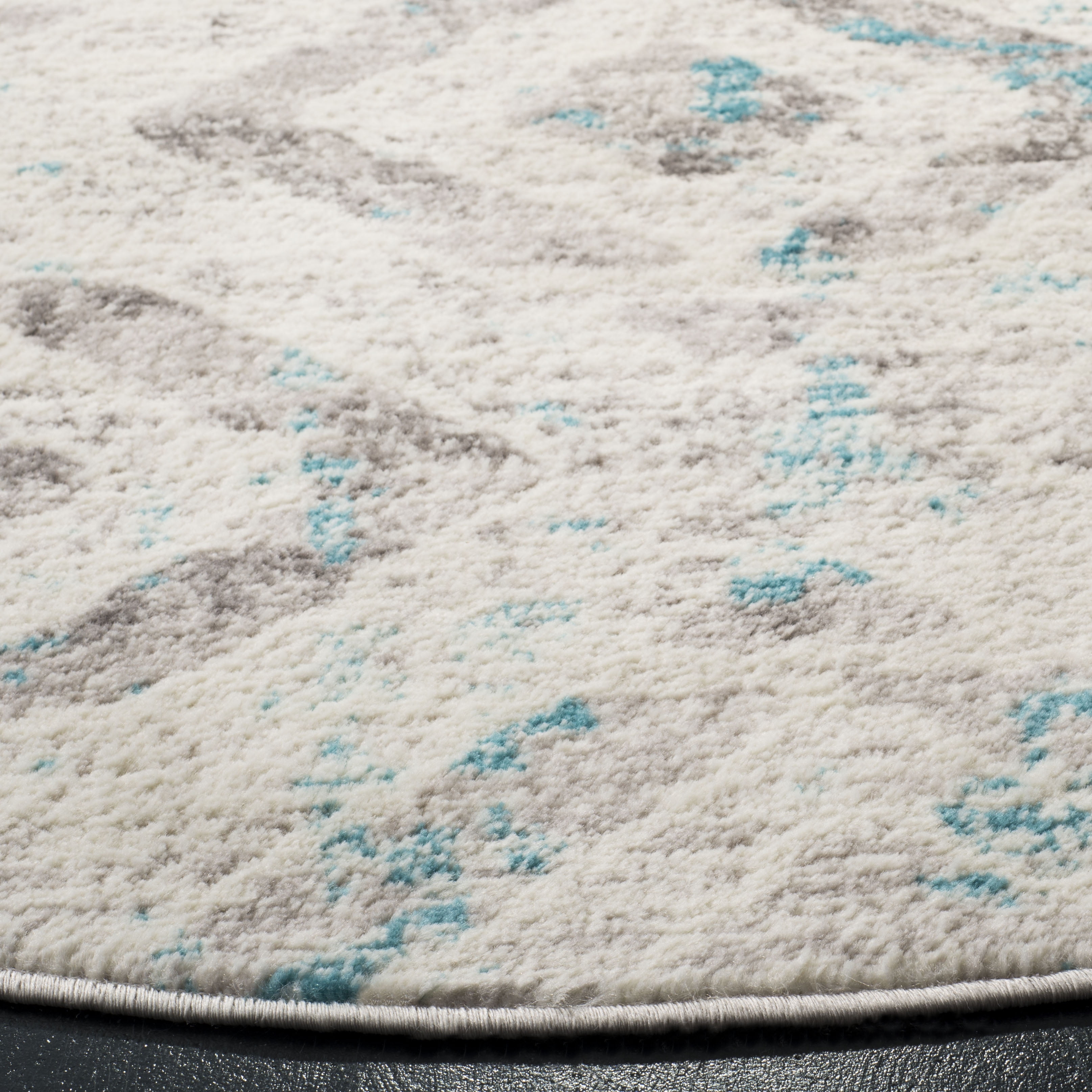 SAFAVIEH Skyler Salim Geometric Area Rug, Ivory/Blue, 6'7" x 6'7" Round