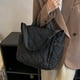 thumbnail image 3 of Bolso de mano acolchado para mujer, bolso de mano tipo hobo, ligero, con relleno, de nailon, tipo bandolera, 3 of 6