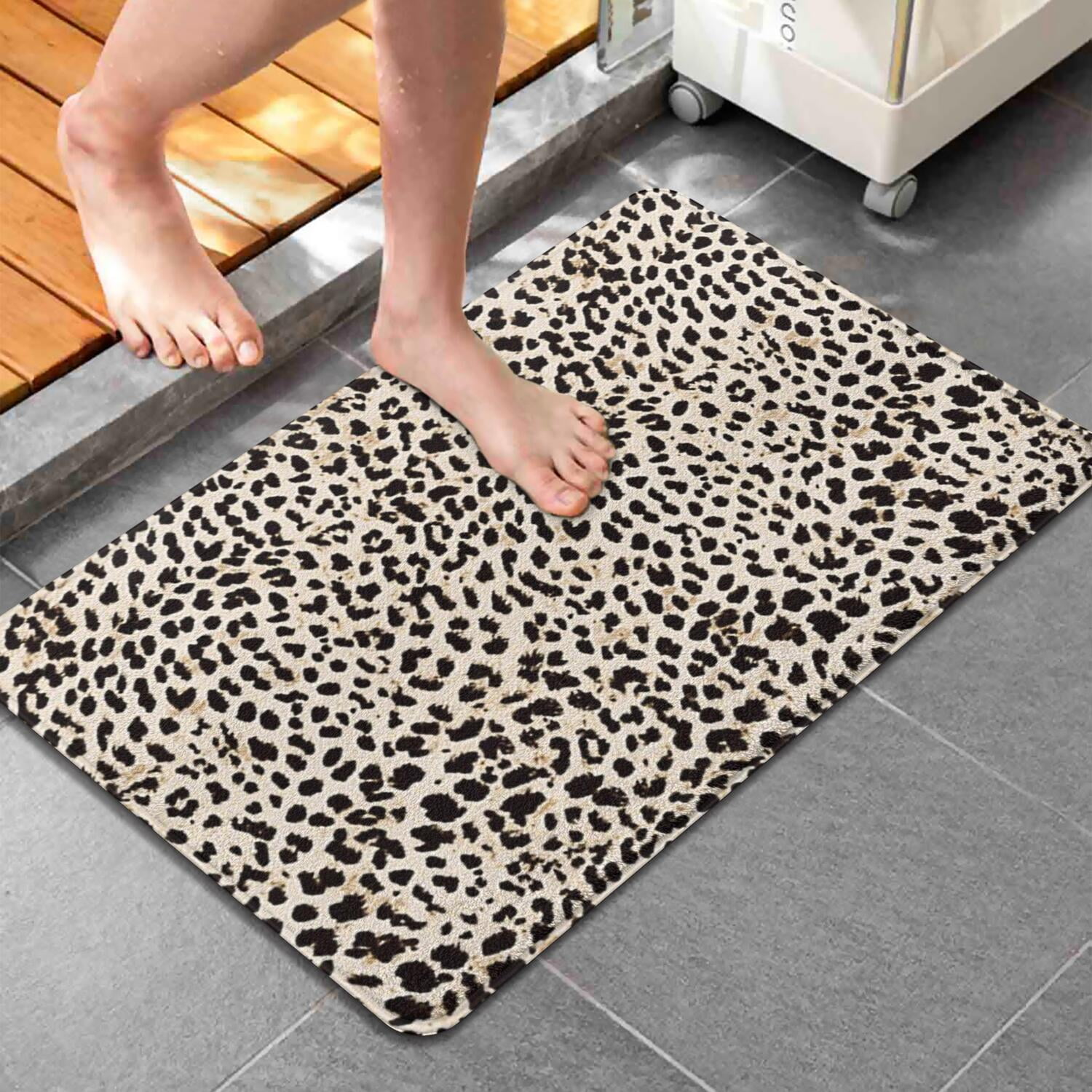 Black and Tan Leopard Print Bathroom Rugs Mat,Non Slip Microfiber Bathroom Rug,Rubber Backing,Soft Bathroom Mats for Bathroom Floor,Tub and Shower,20x32in(50x80cm)