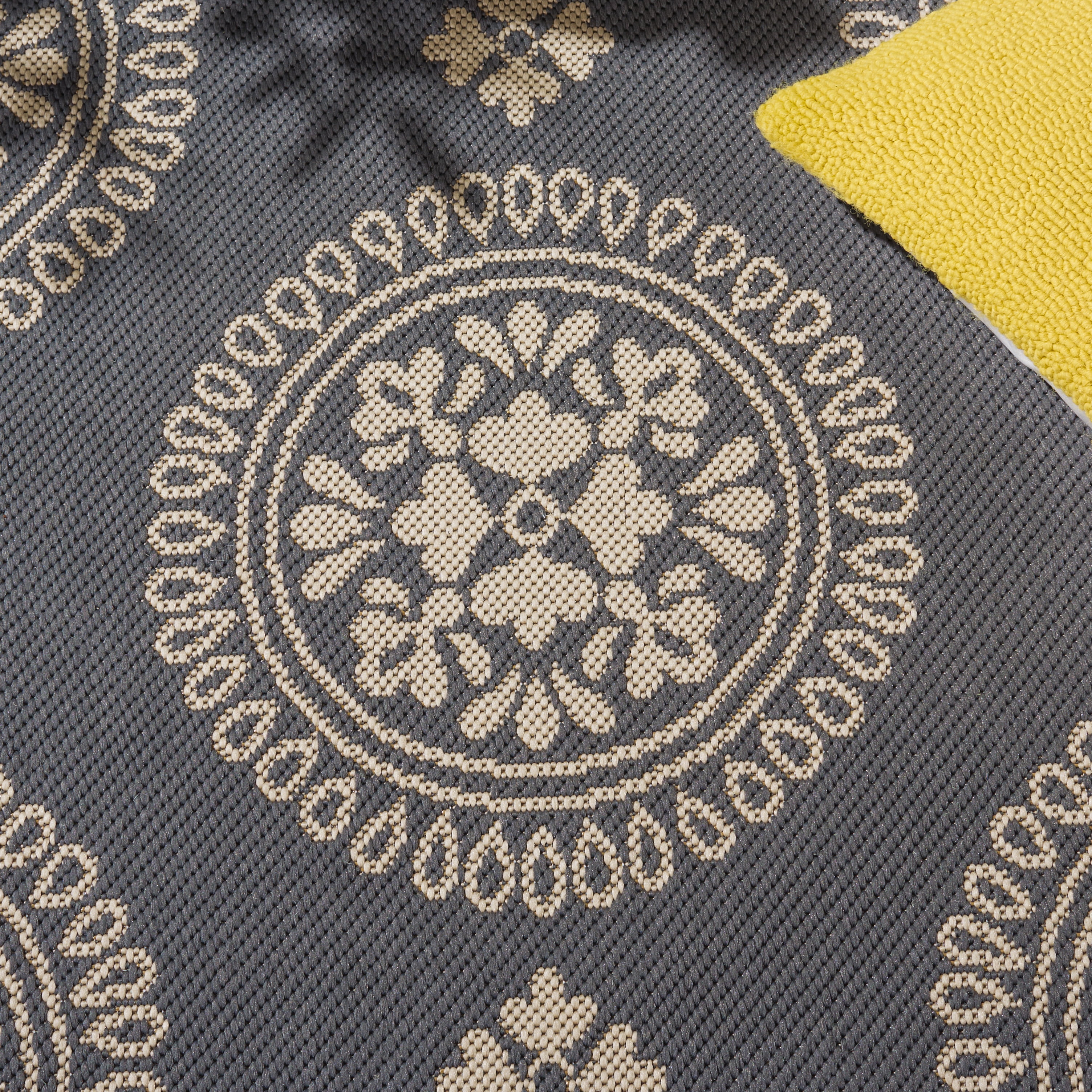 Safavieh Courtyard Kirsten Geometric Indoor/Outdoor Area Rug, Gray, 6'7" x 6'7" Round