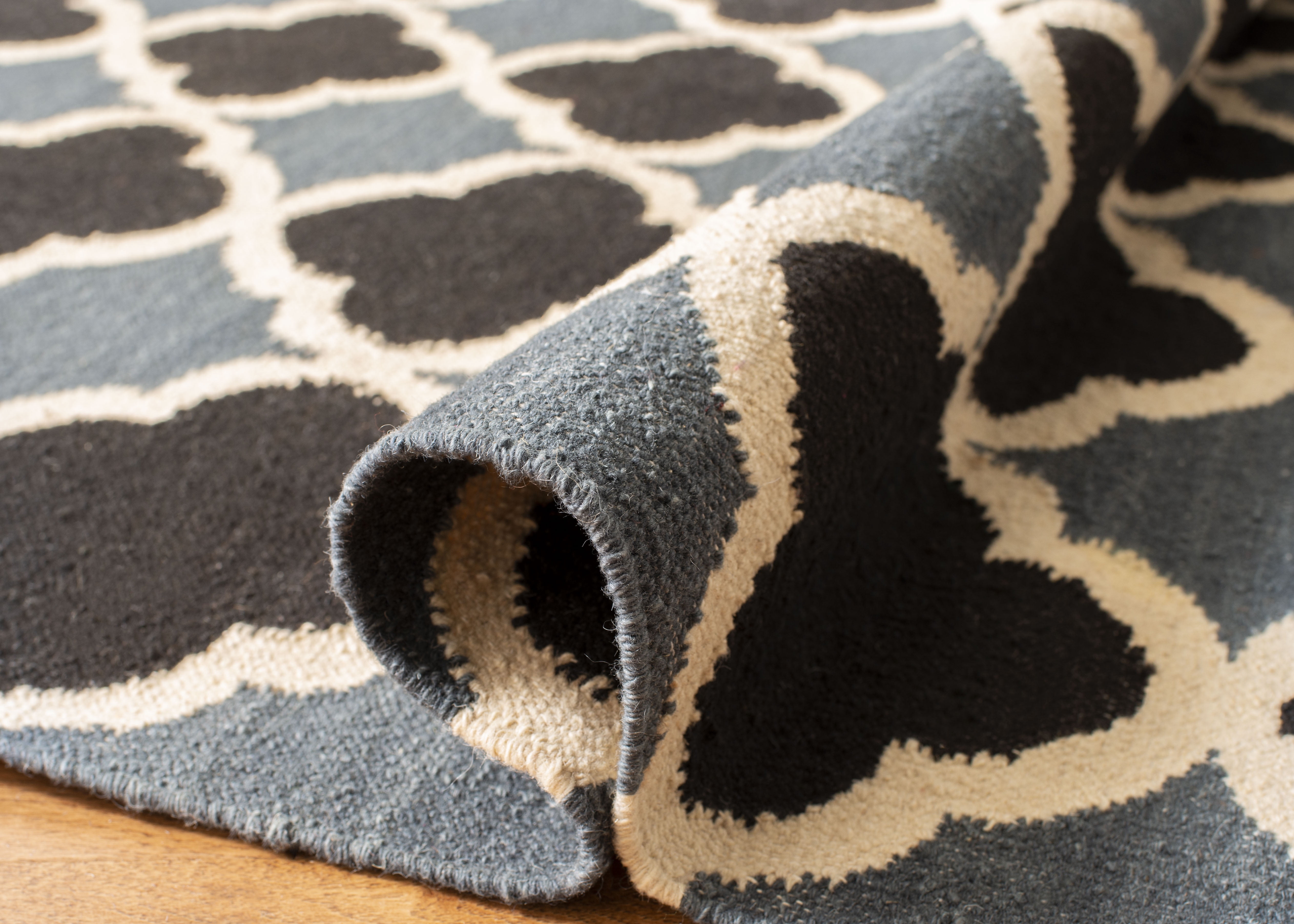 Safavieh Dhurries Caden Geometric Wool Area Rug, Blue/Navy, 6' x 6' Round