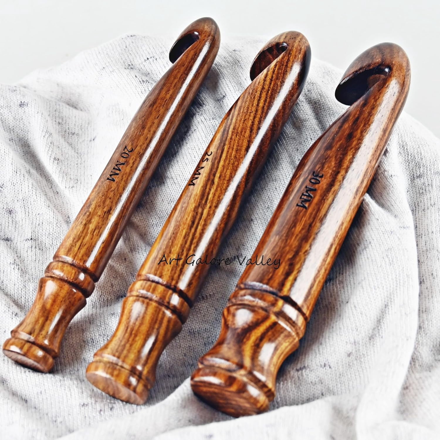 Ergonomic Wooden Crochet JUMBO Hooks Set of 4 | Crochet Hook Size 15MM, 20MM, 25MM and 30MM For Large Projects | Perfect Gift For Yarn Lover Thick Crochet Needle for Weaving Bag Scarf Blankets