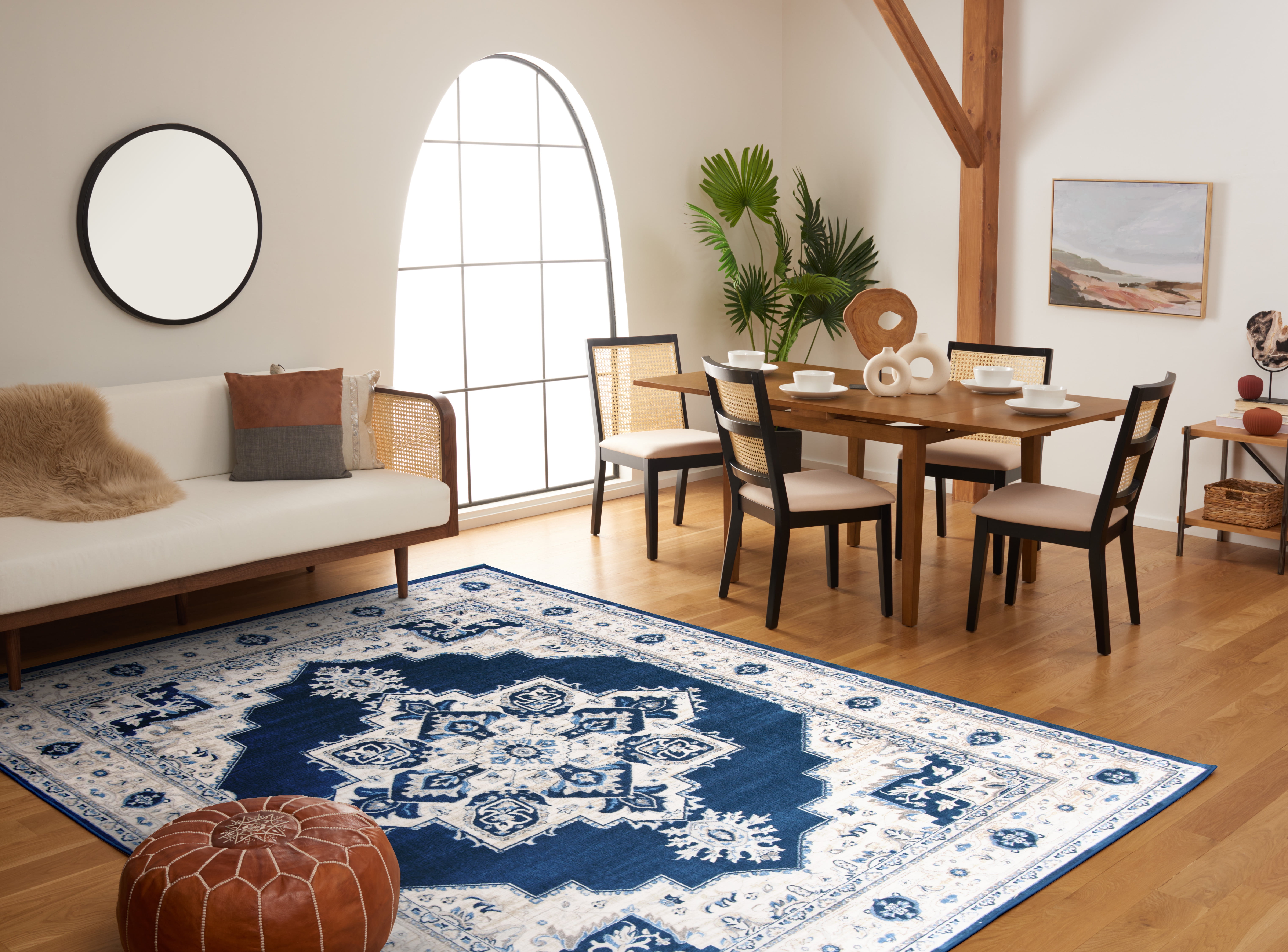 SAFAVIEH Brentwood Salah Oriental Area Rug, Navy/Creme, 5' x 5' Square