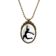 thumbnail image 1 of Caliente mujer hermosa silueta bailando Collar Colgante Vintage de bronce antiguo de joyeria de lujo de regalo Unbranded  M, 1 of 3